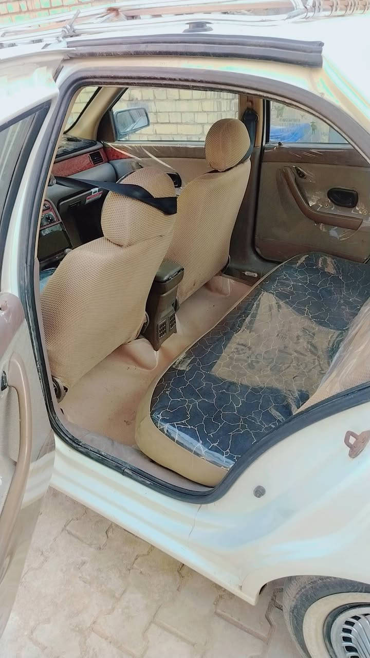 السلام عليكم عندي سمند موديل 12 السياره كلش حلوه ومرتبه مكينه جديده دوشمه رقم انكليزيي مثل ماابين بالصوره السياره بسمي بغداد سعره ع خاض ***********
