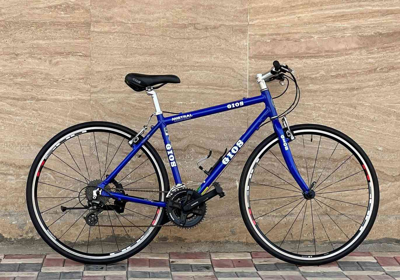 ━━━━━━━━━━━━━━━━━━
🕊️ السلام عليكم ورحمة الله وبركاته
━━━━━━━━━━━━━━━━━━
🚴‍♂️ دراجة هوائية للبيع
🔹 الماركة: جيوس الإيطالي (GIOS)
🔹 الفريم: ألمنيوم كامل
🔹 ارتفاع الفريم: 50
# كمبليون امامي خلفي 
🔹 النظافة: 95% (غير مستخدمة تقريبًا)
🔹 وضع شركة – كلها ختم واحد
🔹 كير: 3 أمامي × 8 خلفي عقرب التوس 
🔹 جاهزة من كل شيء
📍 العنوان: كربلاء – طويريج
🚚 تتوفر خدمة توصيل لجميع محافظات العراق
📞 للاستفسار أكثر خاص أو على الرقم:
***********
━━━━━━━━━━━━━━━━━━
