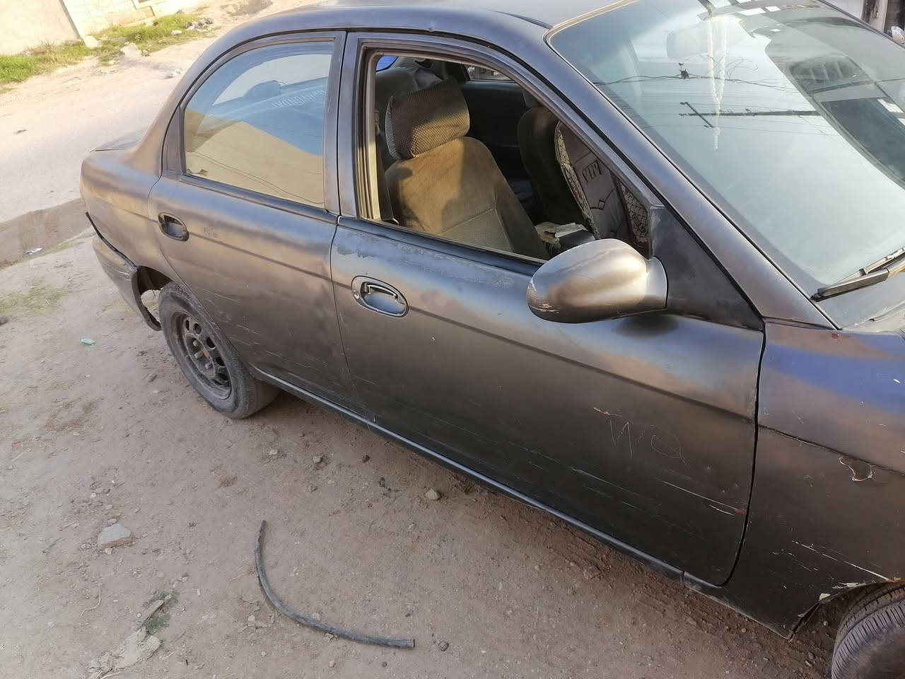 سلام عليكم كيا سيفيا موديل 2001 لون رصاصي فيلي محرك وكير جديد تخم تايرات جديد سياره نضيفة ورزنه صدرها نضيف تبريد شغال التحويل ثاني يوم السعر 30 وبيها مجال 
مكاني الانبار الصقلاوية حي الشهداء الثانية
للتواصل رقم ***********
