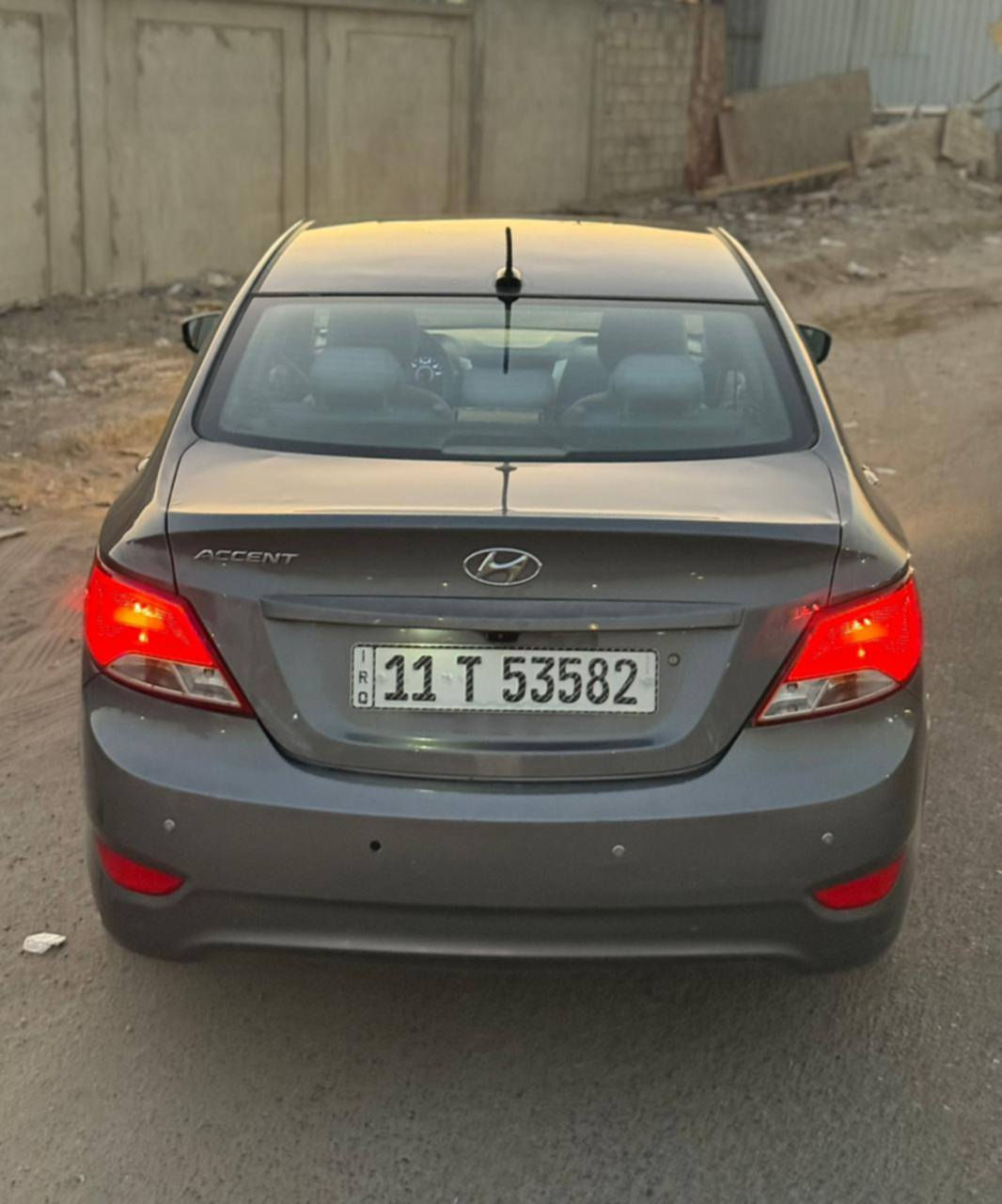 اكسنت 2017
امريكي حادث مثل ما موضح بالصوره والسونار 

محرك 1600 

حداية جديده

تخم تايرات جديد 

دوشمه جديد

ادامه جديده

شاشة وكاميرا خلفيه جديد 

محرك كير خير من الله 

رقم بغداد انكليزي

السعر 100 

مكان بسمايا

استفسار ‭***********
ابيع تحويل ثاني يوم بدون وكاله
