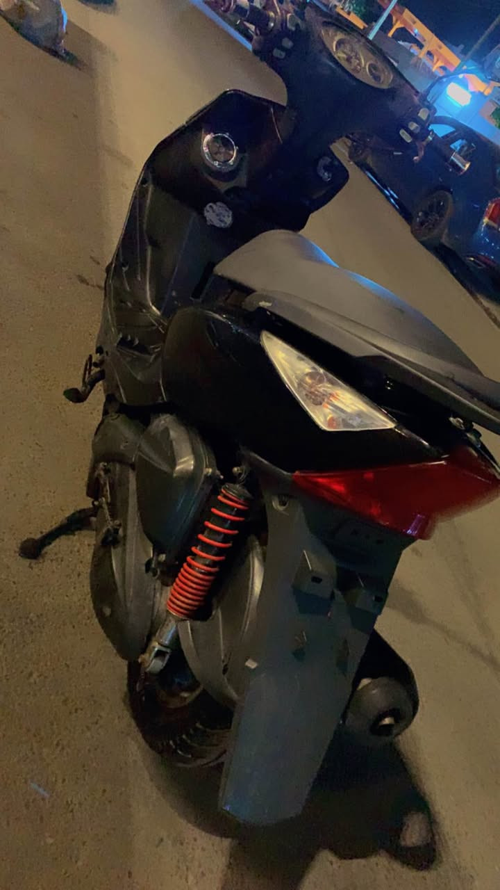 السلام عليكم :

ماكس ثعلب سرعة 140 ياماها
دراجة وكالة كبل فترا نزلت رمبة
اي نقص ماليها علا وضع البلاد 
شرط تجيب وياك فيتر وتجي تفحص
اوراق كاملة اصولية نضافة 100/100

السعر 600 الف
مكاني شارع فلسطين
هذا رقمي *********** واتساب فقط

وذا اكو مراوس مع الفرق راسلني ونتفق بغداد, العراق
