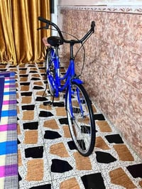 بايسكل بناتي حجم 26 للبيع مال شركه كلها ختومات شركه ما صار لي من جايبه...