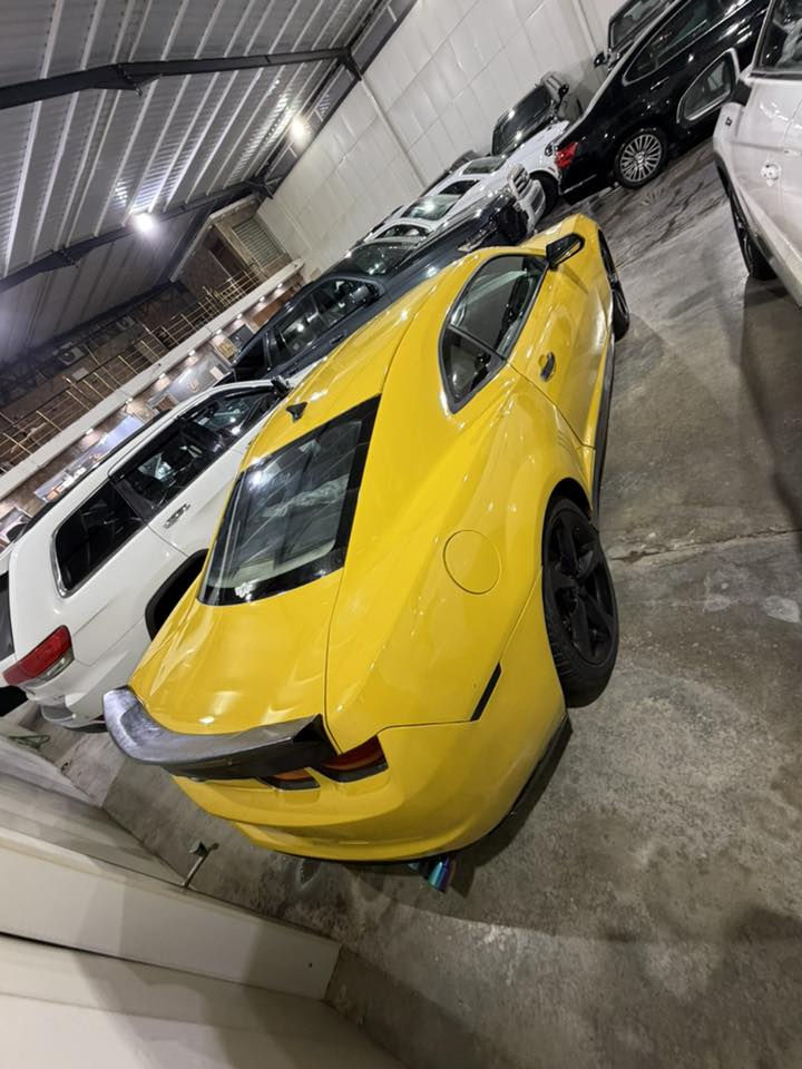 كمارو لون مميز مصبوغه جماليه لون بلادي موديل 2010جاهزه من كلشي سياره كلش نضيفه مكاني البياع رقم دولي سعر 70 رقم الهاتف ***********
