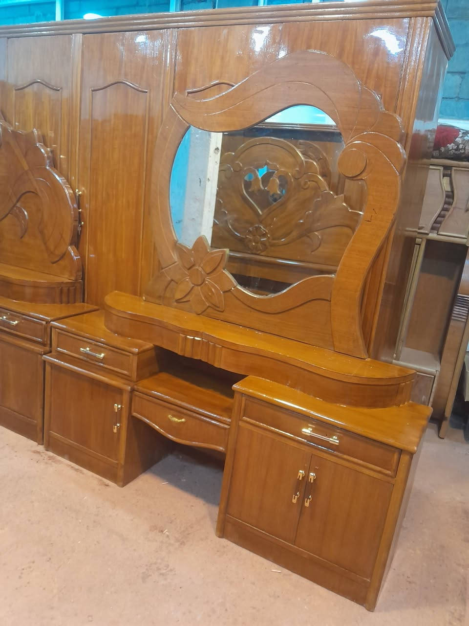 غرفه ام خمسه نجاره اخت الجديده السعر خمسميه الف وبيه مجال الحله ابو غرق وتساب او تصال ***********مصطفى النجار
