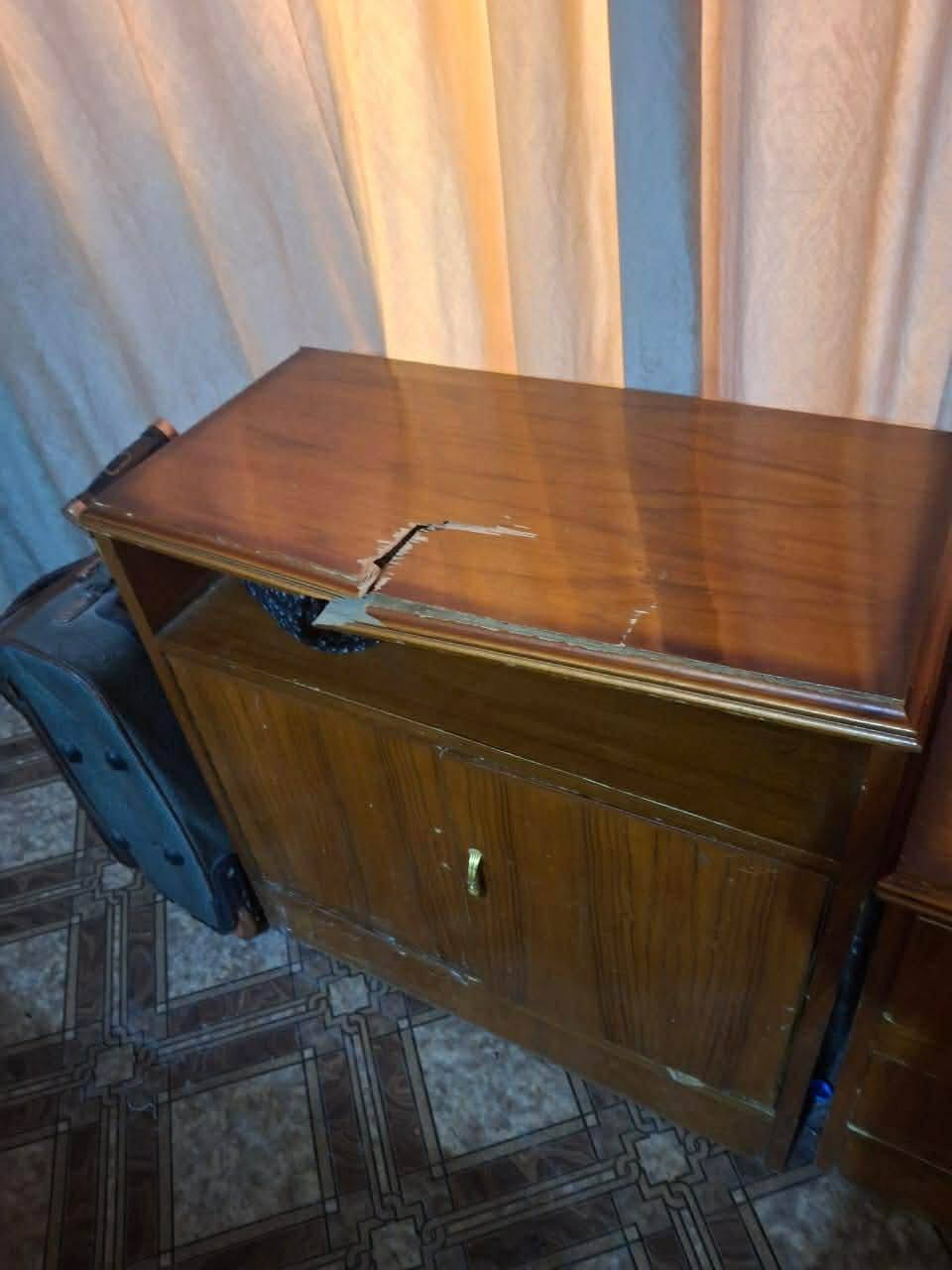 السلام عليكم 
غرفة صاج بيها ضرر بسيط كُلش نظيفة 
العنوان بغداد الدورة
السعر 400


**إذا كنت صاحب هذا الإعلان وتريد حذفه لأي سبب، رجاءا أرسل رسالة إلى الدعم الفني**