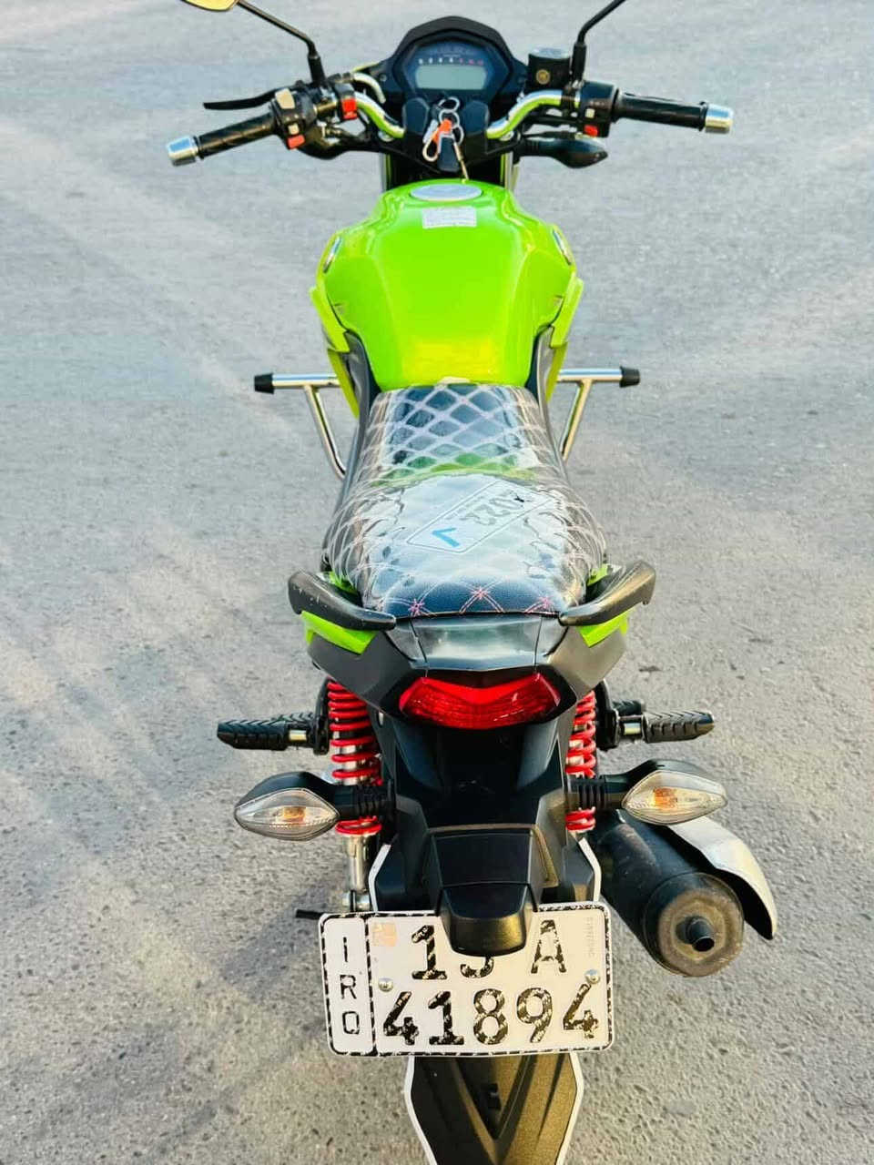 السلام عليكم
دراجه هاوجي موديل ٢٠٢٢ دراجه نضيفه وشوفت عينك مسجله تحويل ثاني يوم تجي تفحص ع راحتك لون اخضر محرك مامفتوح  السعر 16 وبي مجال  العنوان التاميم قرب دعاء سنتر 
للستفسار / ***********
