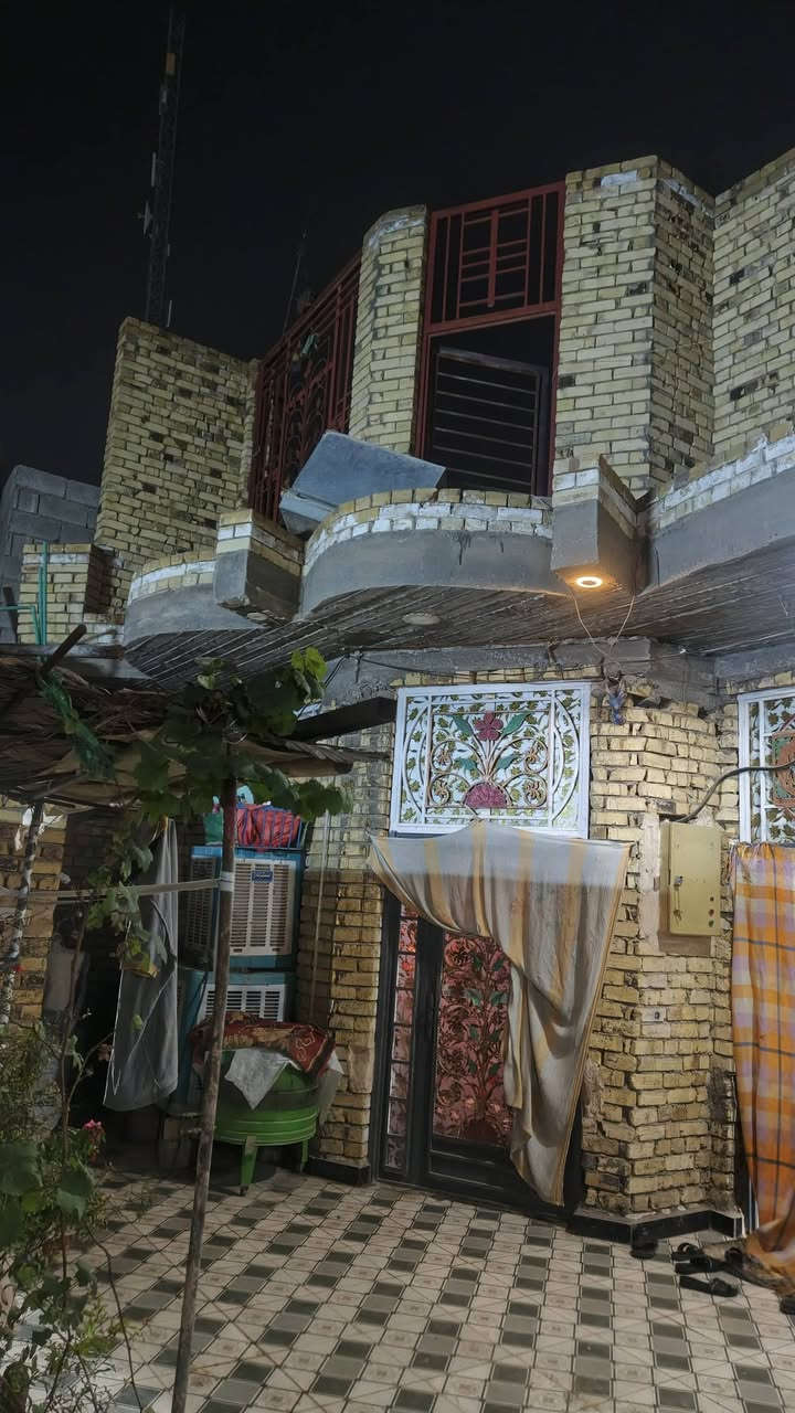 بيت البيع
مساحه ٢٠٠
موقع  بستان سيد عدنان 
مقابيل شارع الماء الارؤ
السعر ٨٠
رقم استفسار
ابؤ مصطفى
الركابي
***********
