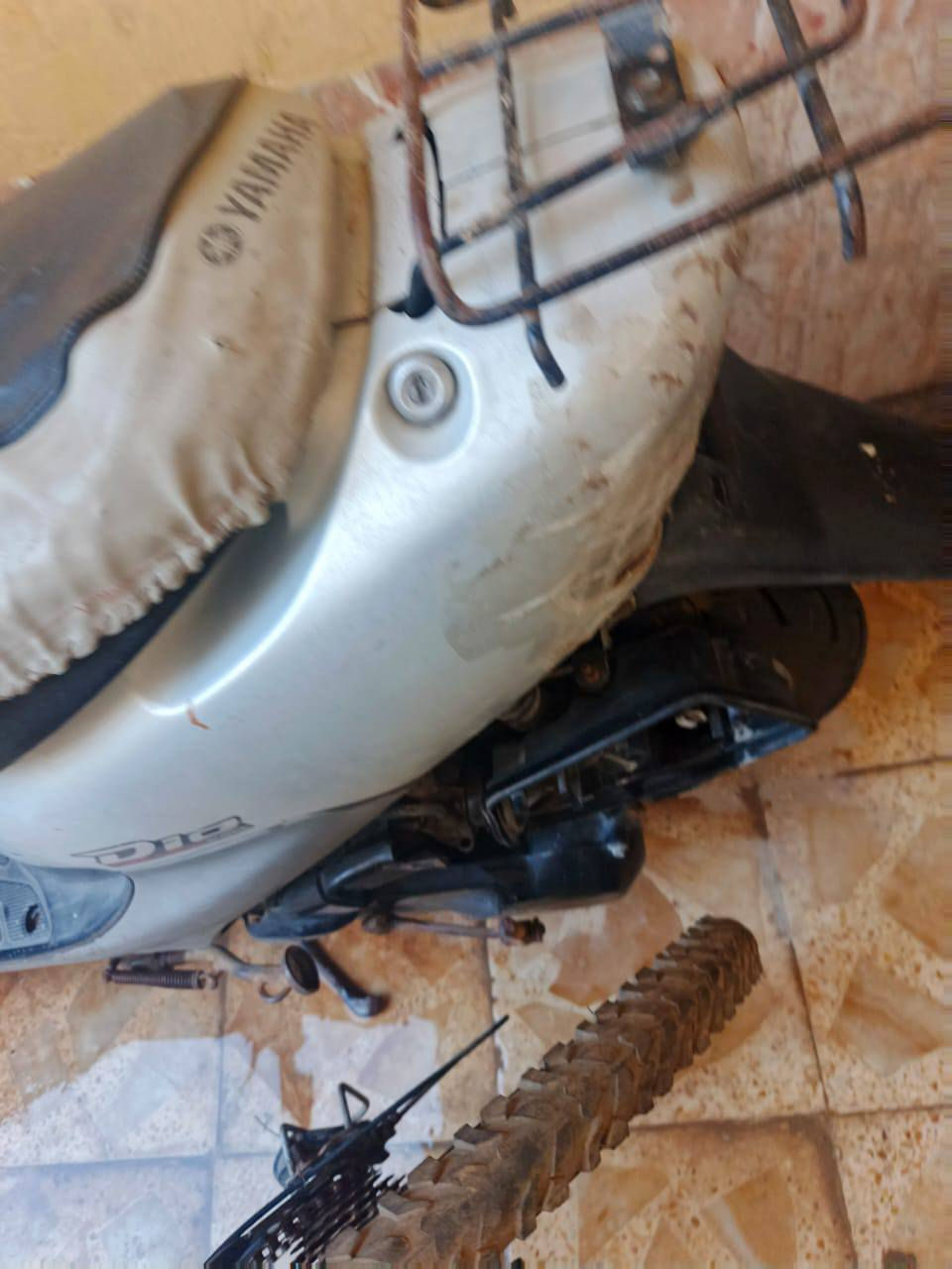 السلام عليكم دراجه كوم حديد  السعر 200 ألف أو بيه مجال للطيبين


**إذا كنت صاحب هذا الإعلان وتريد حذفه لأي سبب، رجاءا أرسل رسالة إلى الدعم الفني**