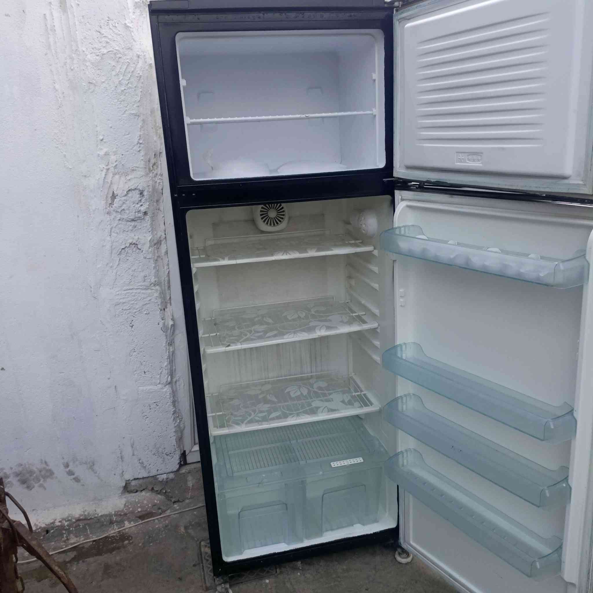 ثلاجه 22 كدم شرط الشقل للبيع السعر 150 المكان كركوك حي العروبه الاستفسار على هذا  الرقم ***********
