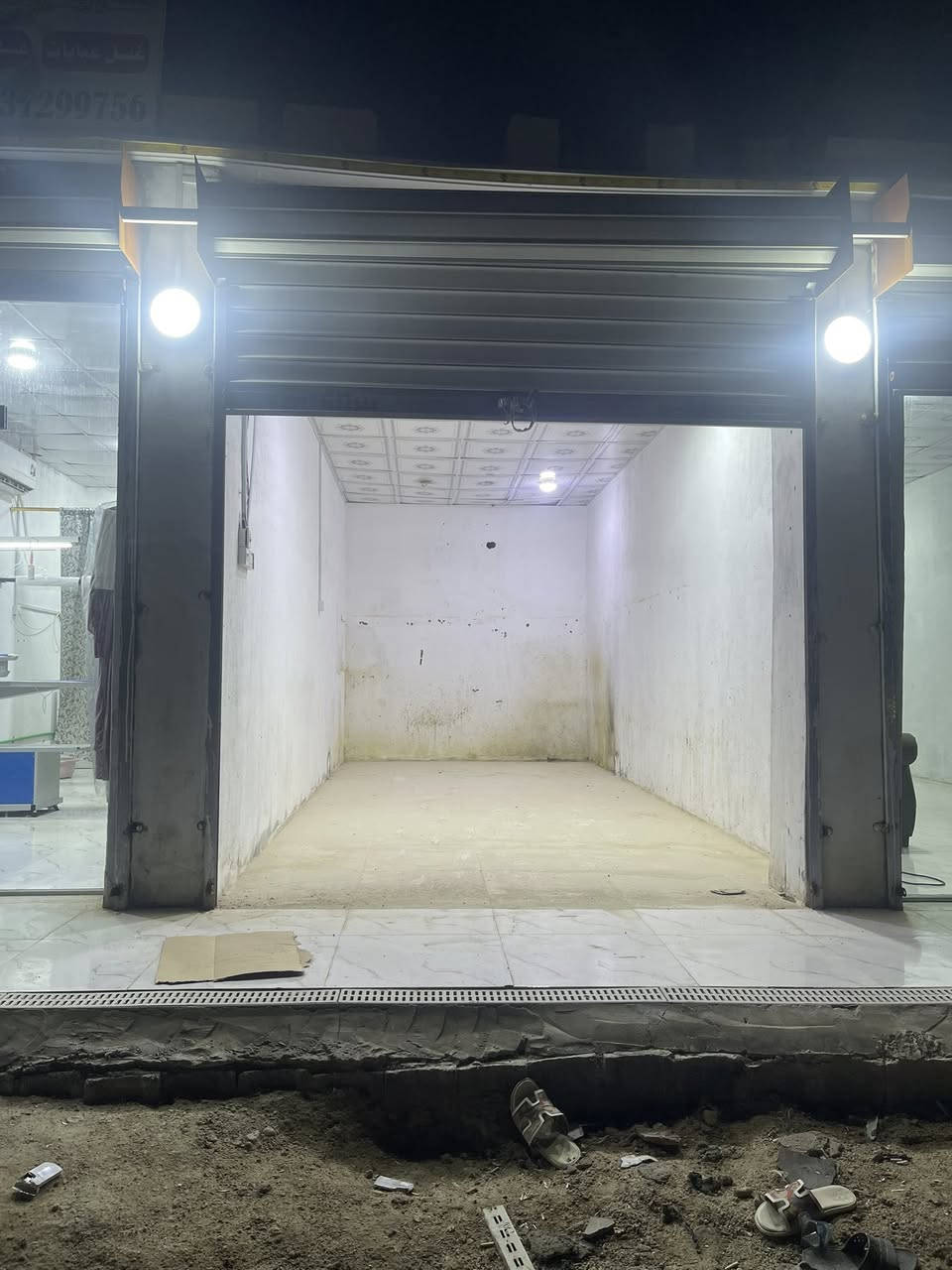 محل لليجار.
المساحه:  ٧/٣
االموقع : الزبير - الشارعين رئسين لدور ضباط قرب سنتر الجود
السعر : ٢٠٠
لاستفسار : ***********
