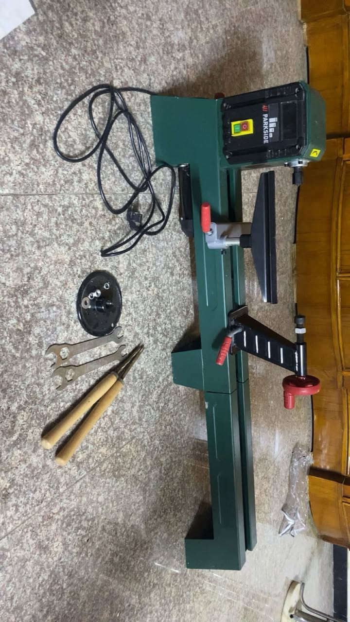 تورنه للبيع جديده غير مستخدمه فقط الفحص بيها اكثر من سرعه تجي تفحصها وتاخذها ابعادها الطول/133 متر و33سم والعرض 14 قفلها 100 الف التواصل ع الرقم ***********
