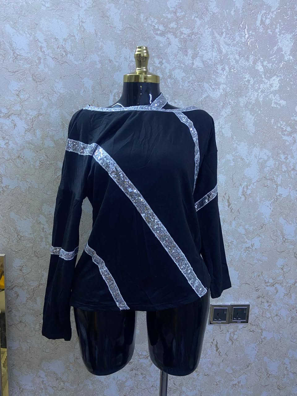 كولشي داخل المنشور عل 3 الاف فقط  تاخذون اكثر من 8 قطع توصيل يكون مجاني كله جديد يشهد الله جديد وبل جيس ليبل  كل القياسات متوفره


**إذا كنت صاحب هذا الإعلان وتريد حذفه لأي سبب، رجاءا أرسل رسالة إلى الدعم الفني**