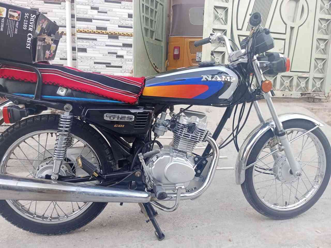 السلام عليكم دراجة ايرانية بدون اوراق الاتصال على الرقم الاتي *********** السعر850وبيهة مجال مكلف بل نشر الدراجة انضف من الصورة
