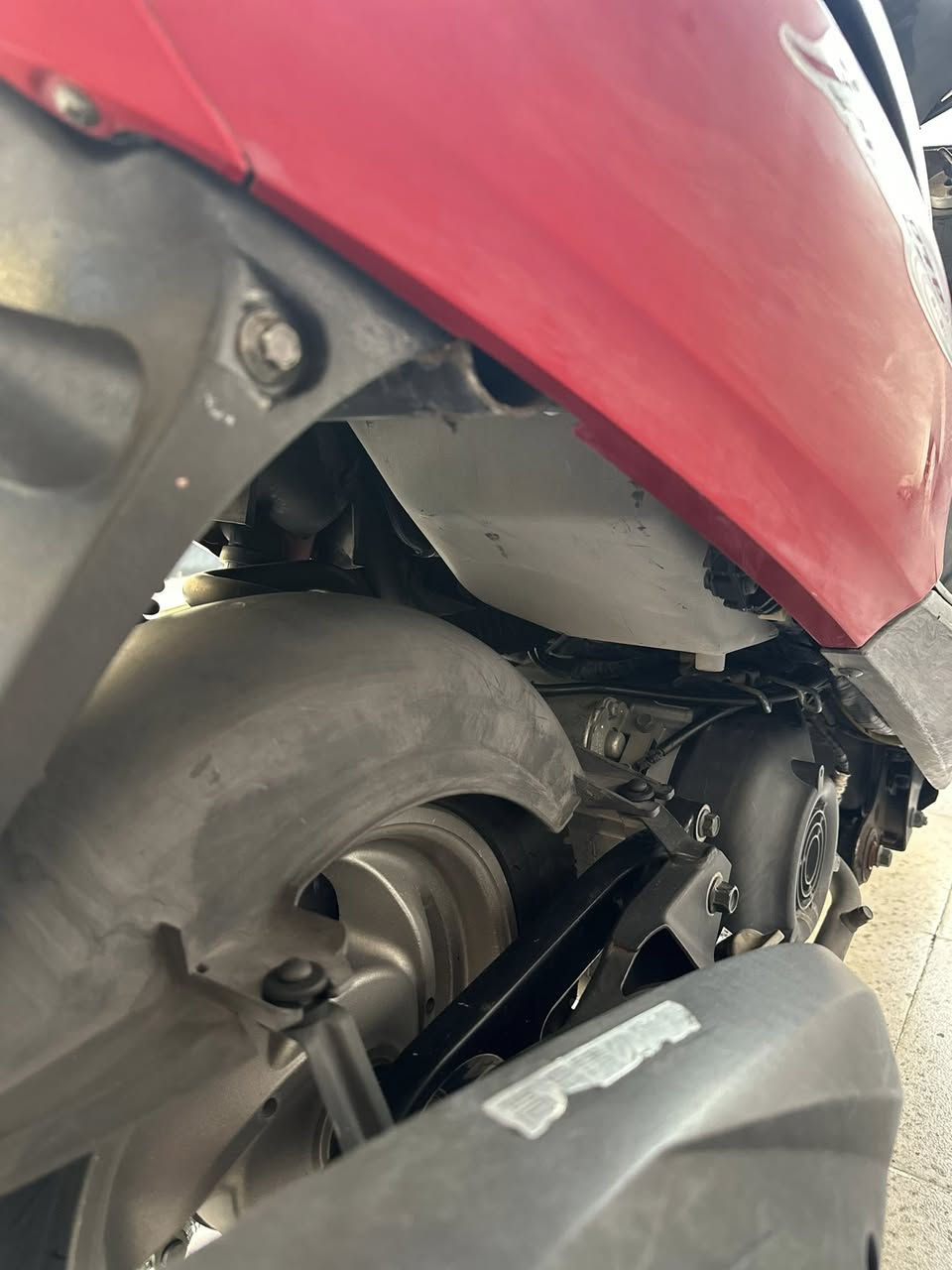 السلام عليكم بريز لايت عالي
ماشيه ٢١ الف فقط 

ختم واحد نوزل خطين 

دراجة جديدة معنى الكلمه 

العنوان ديالى بعقوبة 

السعر خاص 

الاستفسارات ***********
