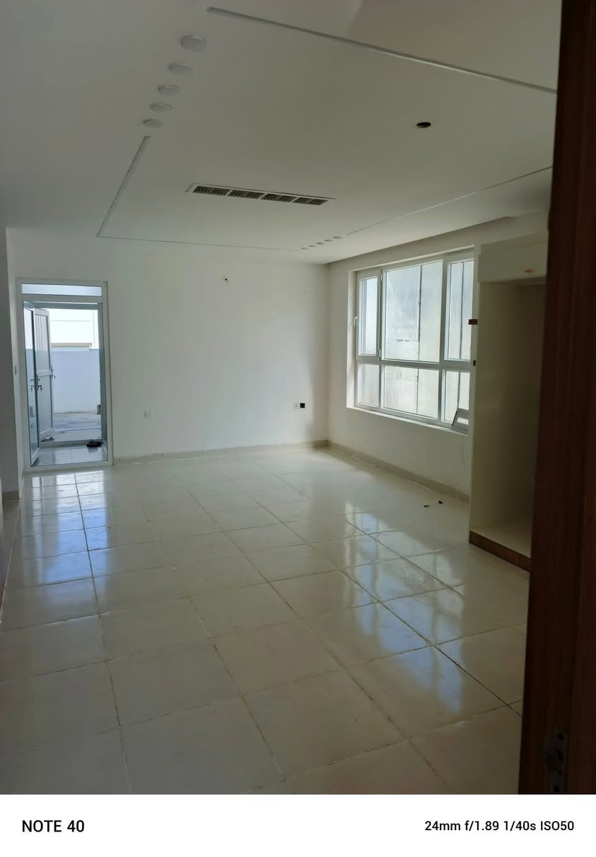 بسم الله للبيع بيت, 200م طابق ونص فقط, 475 ورقه مستعجل للبيع سعر ارض فقط بناء حديث***********    ***********
