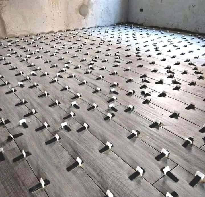 خلفه سراميك جداري ارضي متفرغ حاليا شغل نظيف ومرتب جدا ***********
