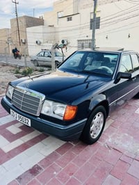 مارسيدس دب للبيع رقم بغداد انكليزي موديل 1991  محرك بلادي 300 سته سلند...