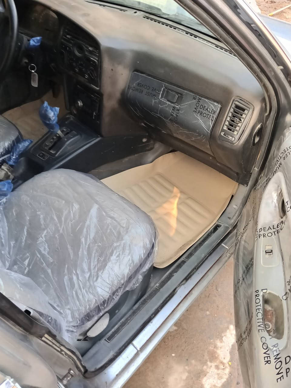 سلام عليكم من رخصة الأدمن دايو برنس موديل 98 رقم جديد بغداد السنوية لغاية 30 سيارة بأسمي تحويل مباشر منضومة تبريد گير اوتوماتيك محرك جديد كهربائيات كلهة شغالة مصبوغة عام للجمالية ما عدا الدواخل دوشمة جديدة أرضية مغلفة جلد وكشنيات مغلفة جديد بطاين نايلون مغلفة سيارة حلوه مال جناي سعر 42 وبيها مجال واني بخدمة الطيبين
العنوان ديالى خان بني سعد 
رقم التلفون: ***********
اتصل وبيك خير ودلل
