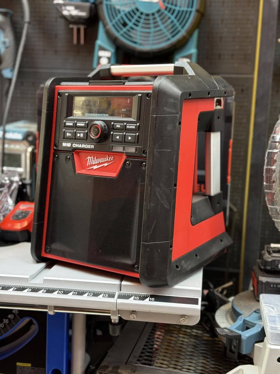 متوفر سماعة سبيكر ميلوكي + شاحن بطاريات
اصدار حديث
مكان مخصص لتلفون
Fm
Am
بلوتوث
AuX 
منفذ USB 
مطكاكة
متوفر كامل او فارغ 

🔹للاستفسار او اتصال : 
خاص او على ***********

🔹متوفر خدمة توصيل

تيك توك www.tiktok.com/@userdcp33jbafs

موقع المعرض Use Waze to drive to العمل, شارع الاورزدي, Baghdad, Baghdad Governorate: https://waze.com/ul/hsvzt6tqvu

https://www.messenger.com/channel/.              رابط القناة 100064652867699
