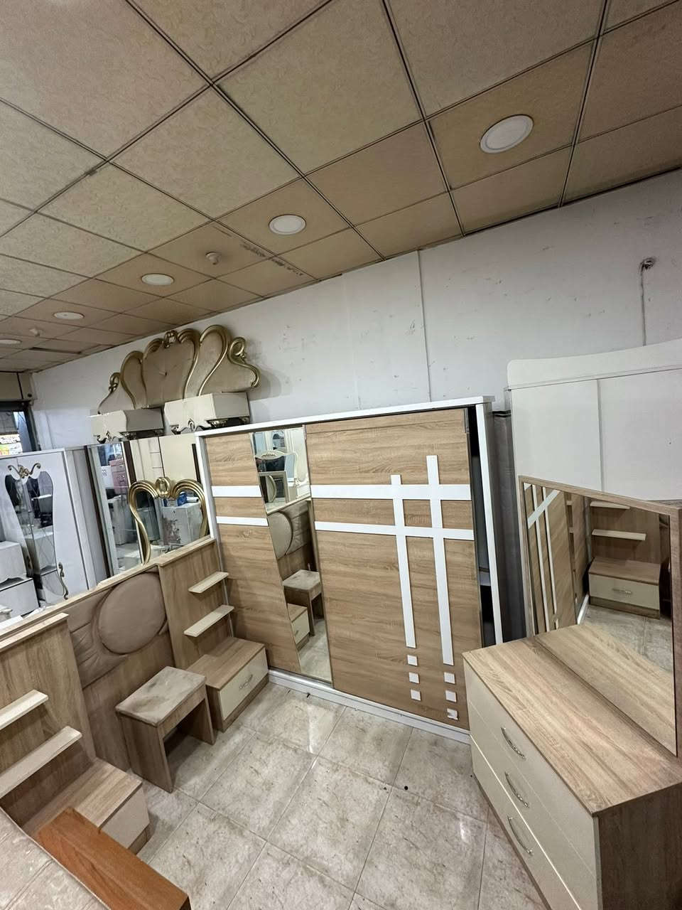 غرف نوم 🛌 😴 تركيا 🇹🇷 مفرد وجمله 
توصيل 🚚 متوفر كل غرفه وسعرها 
توصيل 🚚 بغداذ ونواحيها موصل ديالئ كركوك اربيل سليمانيه 
للتواصل والاستفسار تواصل واتس اب 
***********
