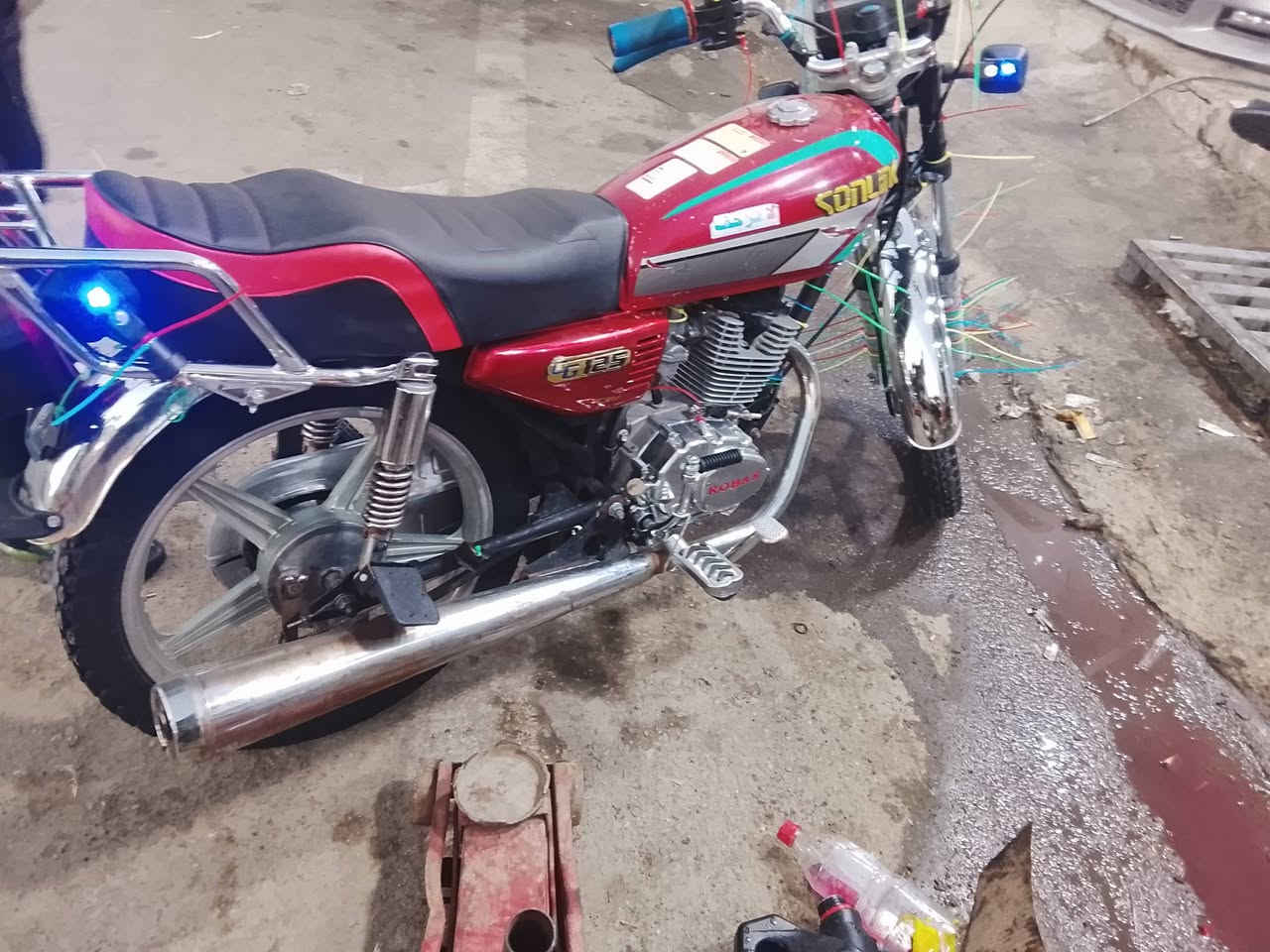 دراجه اربعه  كير  للبيع أي عيب ما بي كهربائيات كله شغال موديل 17 كيج كيلو متر شغال كيج كيلو سرعه شغال تأيرات زوج  جديد سعر 450  بي مجال ***********
