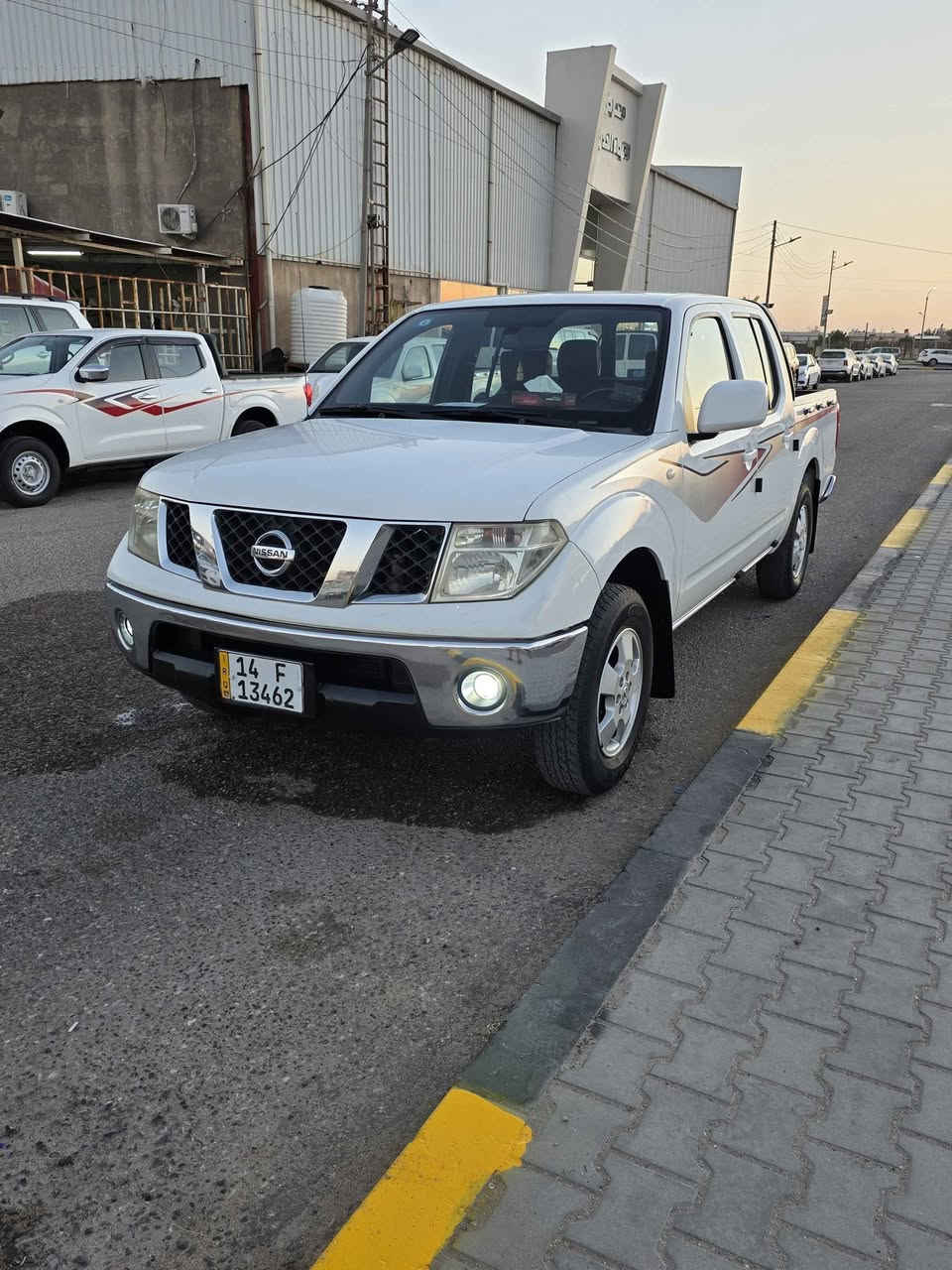 نيفاره ... موديل ٢٠١٤ ..   مكينه مامفتوحه ....
ماشيه ٢٠٠ .... بيها صبغ ربع داير الخلفي ..صبغ باقي السياره كفاله .... وجديده وجاهزه ورقم وسنويه جدد لل٢٠٣٠... تنفذ .. مكاني بصره ... 
السعر ١٢٨ قفل ققل ....
***********... البصرة, العراق
