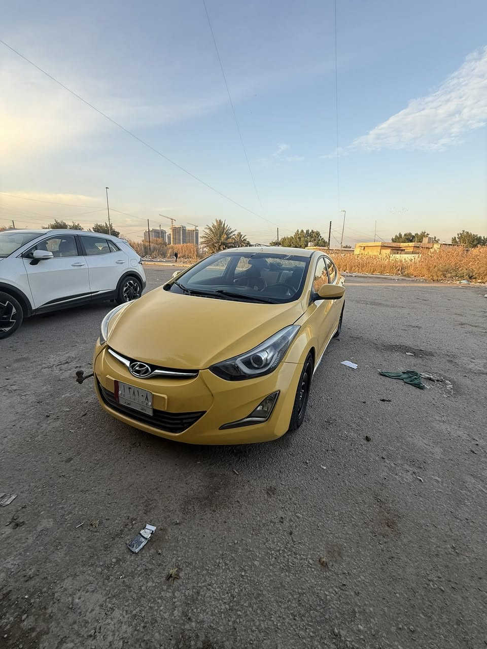 النترا تكسي 2015  السعر 100 وبيه مجال حك الجيه
