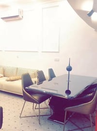 ميز طعام • ٦ كراسي • نظيف جدا