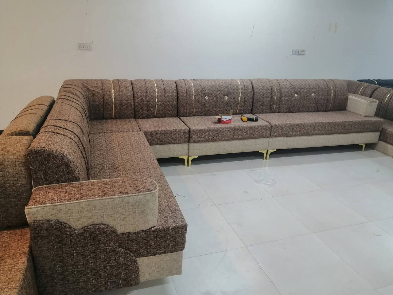 ديوان أبو ضمان سفنج خشب اسود شرط مو سوكي ضمان سنتين 
جميع قياسات موجوده جديد
***********
*********** المكان الرفاعي
