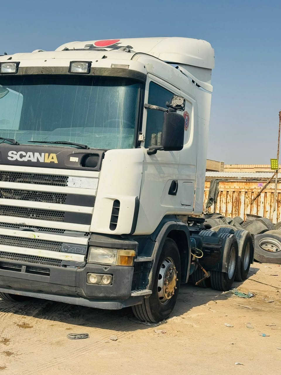 السلام عليكم ورحمة الله وبركاته سكانيا للبيع جوبلس سكس تخم تاير باتريات جدد مكينة بم ونوزل حجم 8 بلادية لامطولة ولابيهة فطر بشاصي كير 3*3 موديل 2004 سيارة معاملة شهر وتترقم بصرة انكليزي راس قاطرة  الشراي يتصل على الرقم ***********
السعر 180وبيهة مجال
