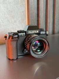 فوجي X-S10 • TTArtisan 35mm f/0.95 • شتر ٣٠٠