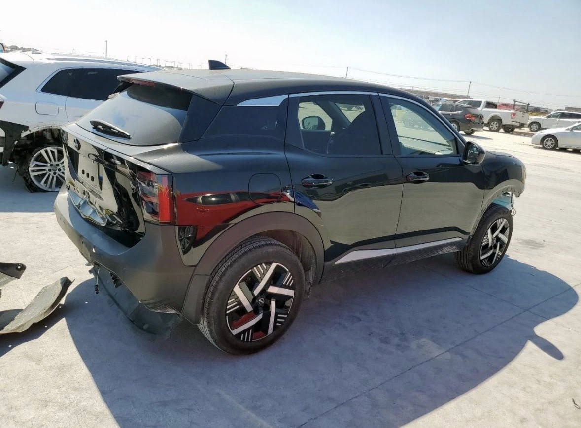 *تحية طيبة لجميع المتابعين *
وصول جديد إلى محافظة السليمانية. 

للبيع نيسان كيكس. 
موديل 2025 مواصفات SV. 
اللون اسود. 
العداد 9 الاف ميل. 
محرك 2000 اربع سلندر. 
جميع الإرباكات سليمة 👌
الضرر كما هو واضح في الصور. 
رقم الشاصي 3N8AP6CA6SL331537

السيارة تدخل كاتي تترقم شمال العراق 
اربيل * سليمانية *دهوك

للاستفسار اكثر عن السيارة والسعر يرجى الاتصال على الرقم وآتساب 
‏0046720399716
ابو آدم.


**إذا كنت صاحب هذا الإعلان وتريد حذفه لأي سبب، رجاءا أرسل رسالة إلى الدعم الفني**