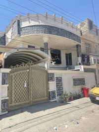 دار مساحة ٢٠٠متر  طابقين  غرف نوم ٦ ستقبال ١٠متر  قريب شارع يوسف  السع...