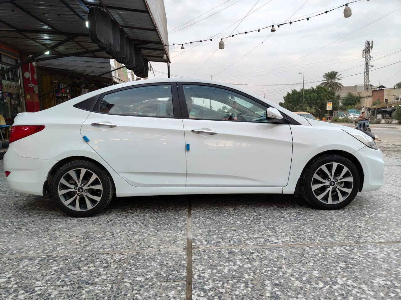 السلام عليكم اكسنت ٢٠١٧ خليجي ومعروفه مواصفات الخليجي فتحه تحكم شاشه كامرا اشاير بالمري ويل كب 17 ماشيه 87 السياره نظيفه كلش تخم تاير صدر كير محرك تبريد كهربائيات كله شغاله السعر 107
العنوان بغداد البياع حي الرساله ***********
