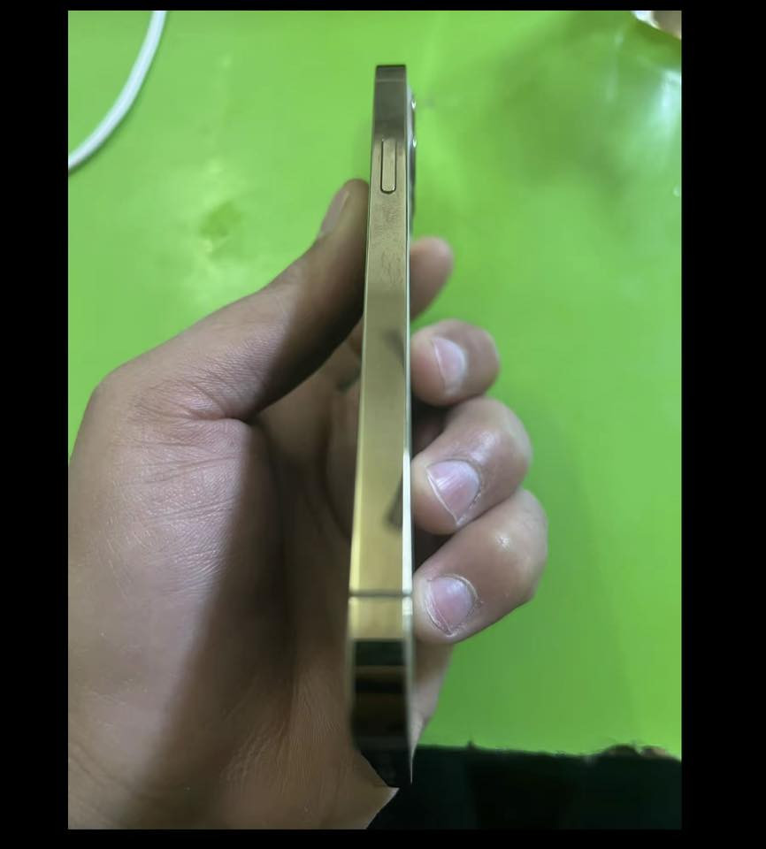 ® للبيع آيفون 12 برو
• الجهاز وتر بروف
• الذاكرة 256GB
‹ صحة البطارية %77
> الجهاز مكفول من شخط
أكو صدعة خفيفة بالكلاس وما تأثر على الاستخدام
• سماعة مكالمة وحدة متوقفة
السماعات الخارجية تشتغل تمام وصوت قوي
$
السعر: 250 ألف قفل


**إذا كنت صاحب هذا الإعلان وتريد حذفه لأي سبب، رجاءا أرسل رسالة إلى الدعم الفني**