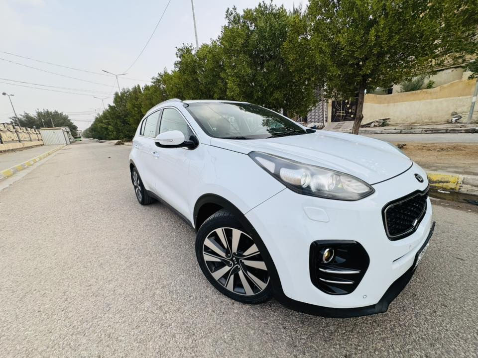 كيا سبورتج 2018 
فول مواصفات عدا بانوراما
بصمه ابواب وتشغيل 
قياده ذاتيه واوتو هولد ومودات قياده
تحكم مقود جهتين ومثبت سرعه
قطعتين تبريد 
داخل حمصي 
كشن جلد + مخمل
اشاير بل مري ومري شفط
تبريد بيانو 
زراك لايت
يدات نيكل 
حساس امامي خلفي 
رادار امامي ومستشعر الجو
مكينه 2000 دوش
كفاله عامه 
رقم سليمانيه الجديد بسمي
السعر 179 
السياره جديده بمعنى الكلمه 
عداد مسافه 130
لاستفسار واتساب ***********
