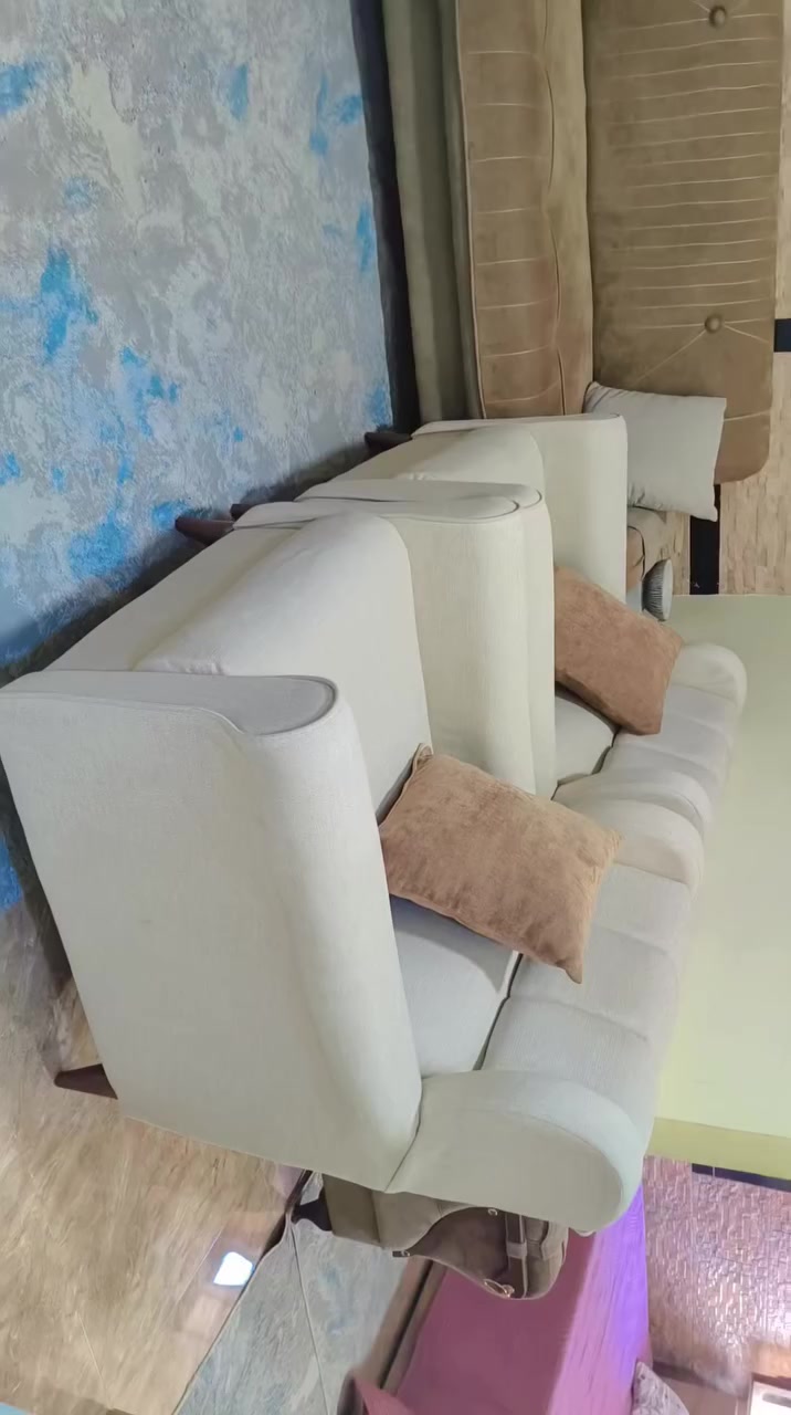 السلام عليكم تخم ٢ قفنات و٢ كراسي ٨ مقاعد جديد جدا غير مستخدم شغل درجه اولى وبي ضمان ٥ سنوات مع الكوشات السعر ٤٠٠ عنوان بغداد البياع ***********
