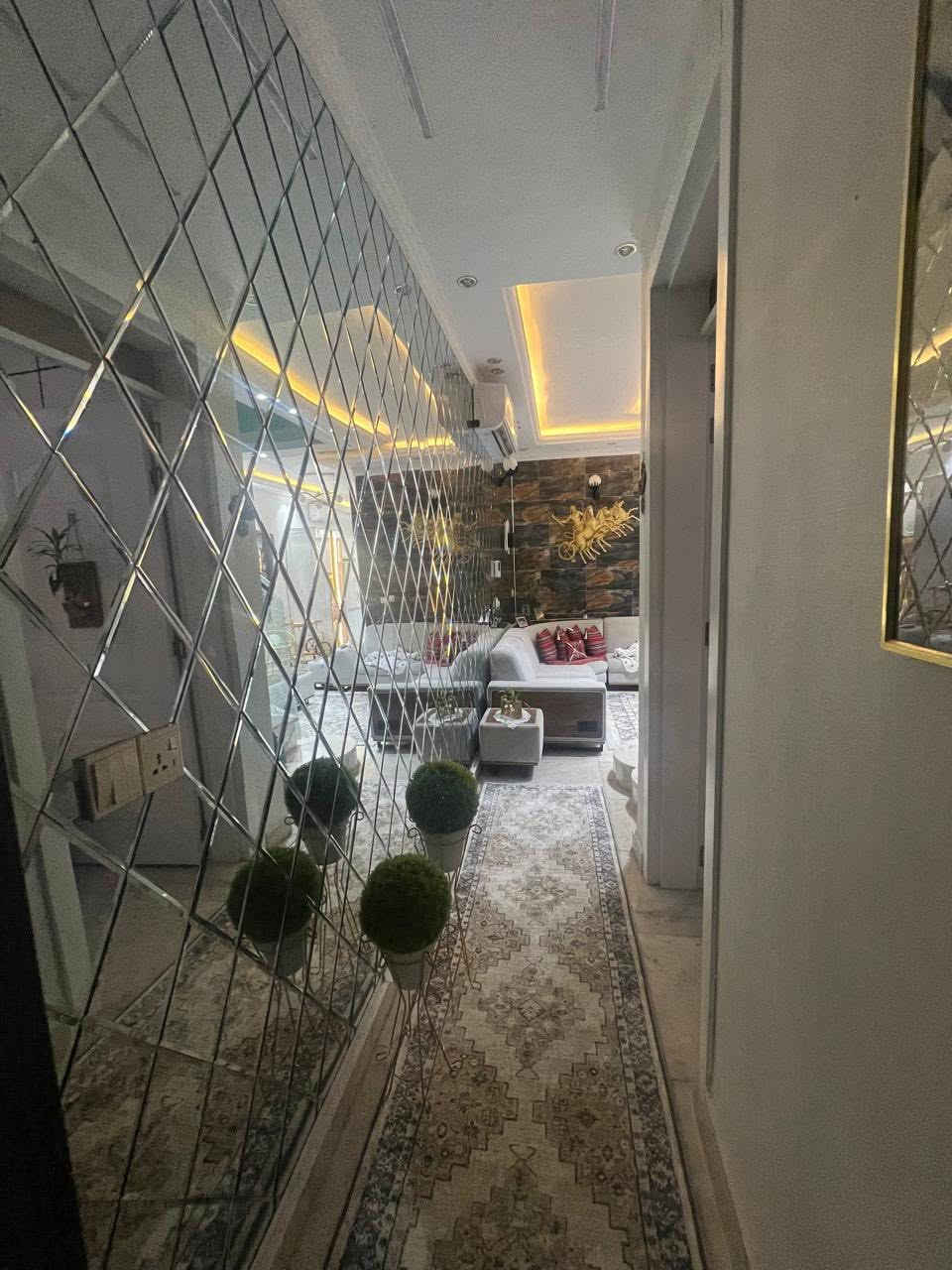 للبيع دار حديث بناء درجة اولى بمواصفات مميزه ثلاث طوابق

📍الموقع في زيونة محله 716 مربع سكني هادئ

🛑 الدار مؤثث بالكامل اثاث مودرن

✅المساحة ———-80م

⬅️الواجهة————5م

↔️ نزال———-16م

يحتوي على مدخلين 
(صالة- مطبخ - 3 غرف نوم - منور - صحيات)

أعرض_عقارك_في_مكتب_مجاز_رسمياً 

للأستفسار ⬇️
#مكتب_الشمري_للخدمات_العقارية
📱 *********** حسين الشمري
📱 ***********  ابو حسين الشمري

🏡 عنوان المكتب(زيونة 716-مدخل الجدار سنتر القديم او حلى بغداد - مقابل مدرسة الزوراء)

#للاعلان_عن_عقاراتكم_من_بيع_شراء_ايجار

فقط ارسل التفاصيل والصور خاص او واتساب ع الارقام اعلاه

   
              #بيع_شراء_ايجار_مشاريع_استثما

