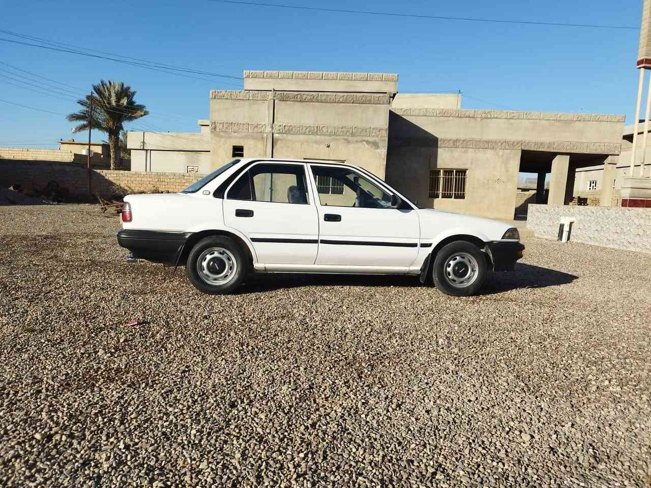 السلام عليكم للبيع سياره كورلا 90 سياره يسار اصلي جديده على وضع الشركه مال جناي محرك نضيف كير جديد تايرات جدد رقم بغداد مشروع وطني شرط التحويل سنويه لل 28 السعر 58 وبيه مجال الاتصال على الرقم ***********
