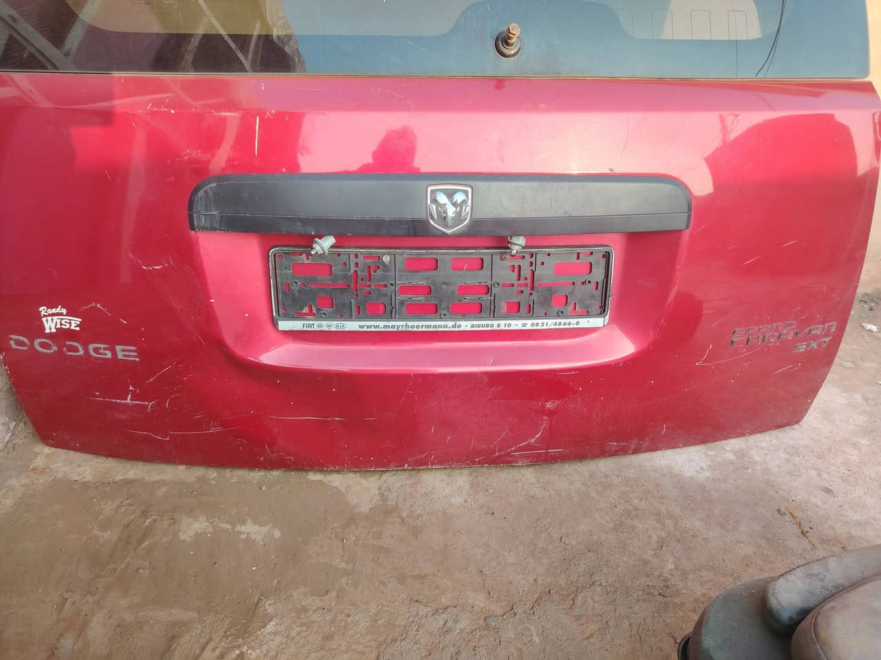 باب كامل مال دوج بدون جام ماروني سعره ١٠٠ قفل للاستفسار الاتصال على الرقم اسيا ***********
