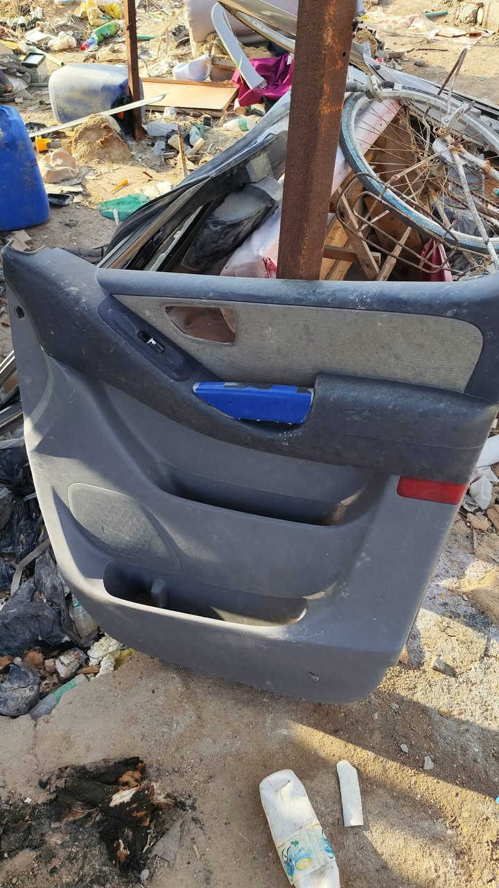 السلام عليكم جام صفحه اليمنه باب العبري والسلايت وبطاين وقفلات للبيع سعرهن كلهن شلع ب175 قفل مكاني بصره ابو الخصيب رقمي ***********
