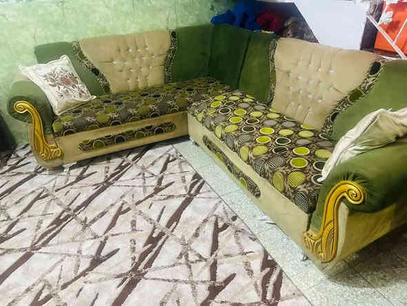 ديوان 8مقاعد بيه ضرر واحد فقط وحده من التجاوي نازله فقط السعر 150وبيه مجال الاستفسار اتصال ***********
