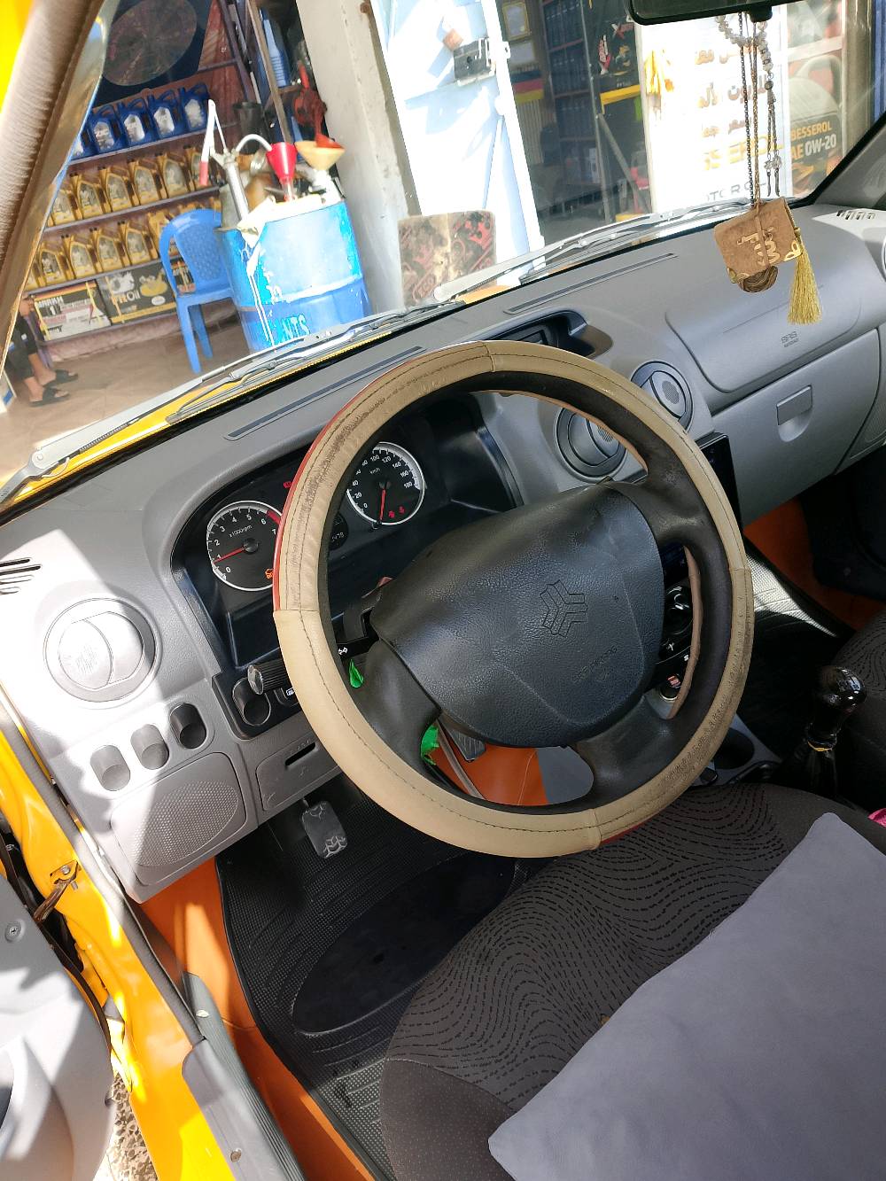 السلام عليكم سايبه موديل 21 بغداد رقم انكليزي مصفره غرامات سيارة حلوة ونضيفه تبريد شغال تخم تاير الكهربايات كله شغاله السعر 62 وبيه مجال للطيبين العنوان بغداد الشعب الجمعيات 