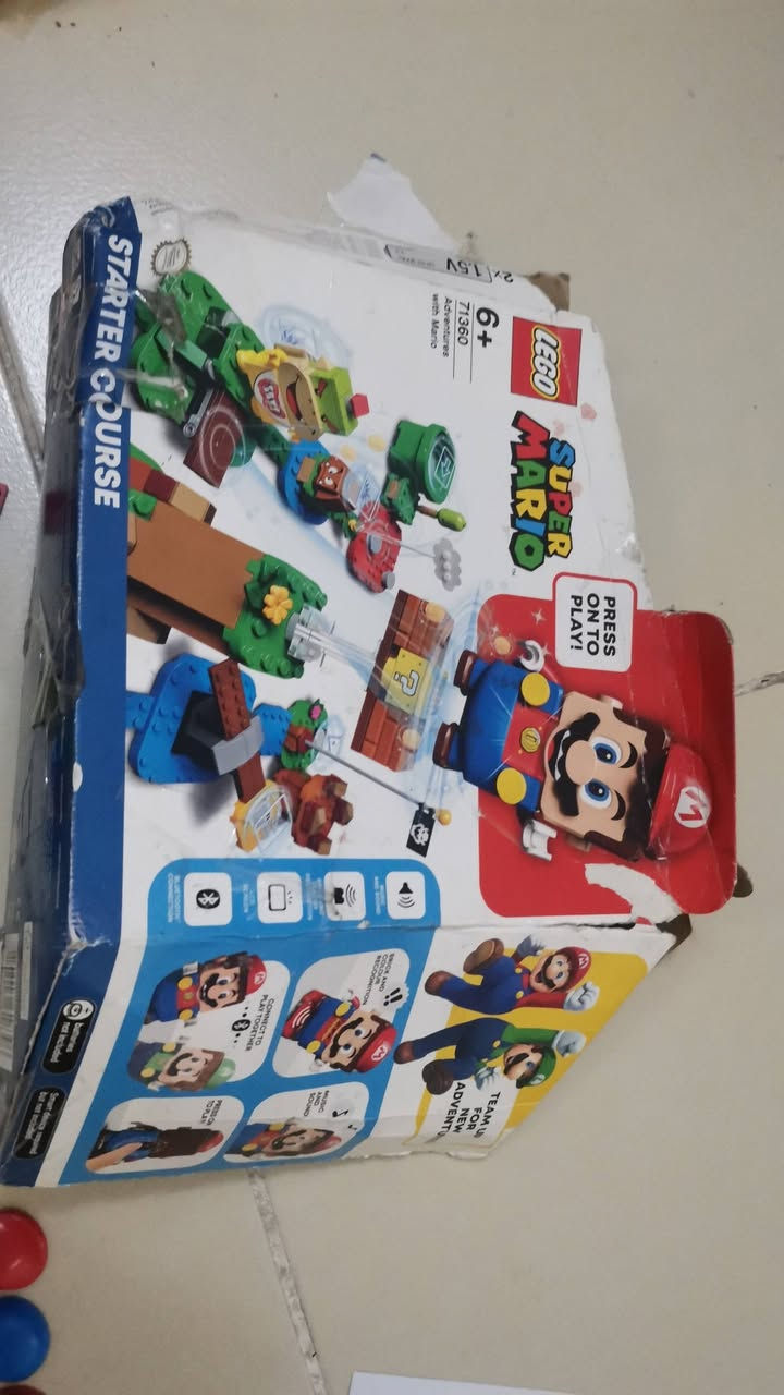 LEGO Super Mario
(ماريو ولويجي)، وهما ليسا مجرد مجسمات عادية، بل شخصيات تفاعلية تمزج بين بناء المكعبات وتجربة الألعاب الرقمية
التكنولوجيا التفاعليةشاشات LCD: تمتلك الشخصيات شاشات في العينين والفم والبطن لعرض تعبيرات الوجه المختلفة وردود الفعل الفورية.مستشعرات الألوان والرموز: يوجد مستشعر في الأسفل يتعرف على ألوان المكعبات (مثل الأحمر للحمم والبرتقالي لعلامات السؤال) والرموز الخاصة بالأعداء والمكافآت.مكبر صوت مدمج: يصدر أصواتاً وموسيقى أيقونية من سلسلة ألعاب نينتندو الأصلية
اللعب التعاوني: تدعم الشخصيات تقنية Bluetooth، مما يسمح لماريو ولويجي بالاتصال معاً للعب الجماعي، والعمل كفريق لجمع المزيد من النقاط.التكامل مع التطبيق: يتصل المجسم بتطبيق LEGO Super Mario للهواتف الذكية لمتابعة النتائج، وتوفير تعليمات بناء ثلاثية الأبعاد


**إذا كنت صاحب هذا الإعلان وتريد حذفه لأي سبب، رجاءا أرسل رسالة إلى الدعم الفني**