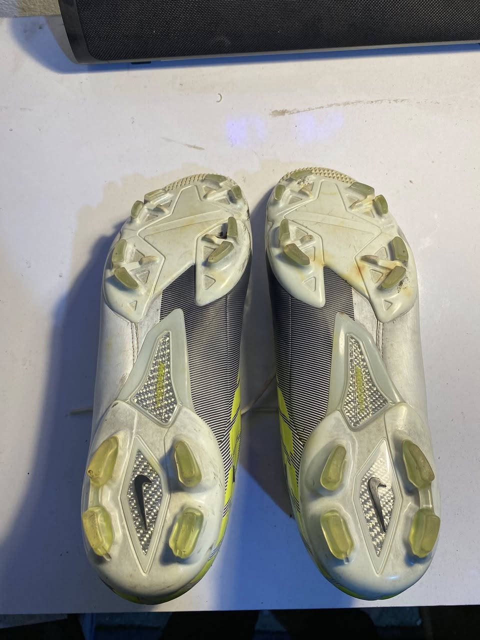 سلام عليكم ورحمة الله وبركاته قطعه من شركه نايكي القياس ٤٥ السعر ٣٠ يوجود توصيل الرقم الحجز ***********
