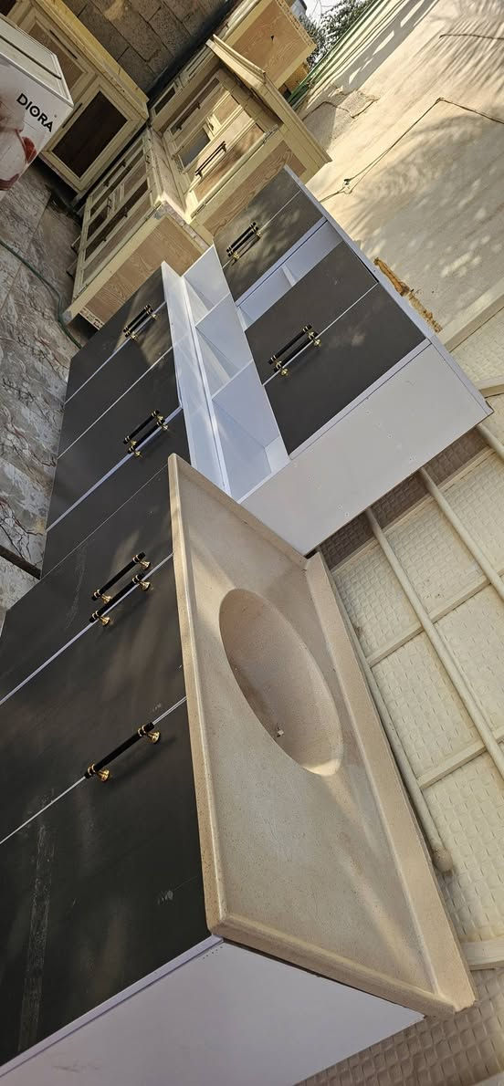 مرحبا اشتري وابيع كافة الأثاث المنزلي ***********
