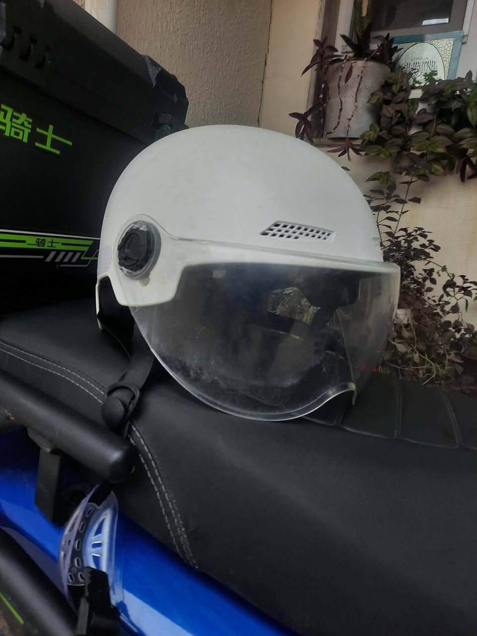 السلام عليكم ورحمة الله وبركاته
ماطور شحن
موديل 2025
مستخدم شهرين فقط وضع شركة 
5 نمرات كير مع البك
ملف نحاس قوة 2500
فول مواصفات...
مع أغراض الشركه
كيبل +شاحنه +خوذه
السعر ٦٥٠ ألف
الاتصال على الرقم ***********
