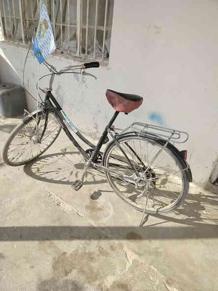 سلام عليكم للبيع بايسكل بناتي كير 6 نمر بايسكل نضيف نضافة فول للاستفسار ***********
