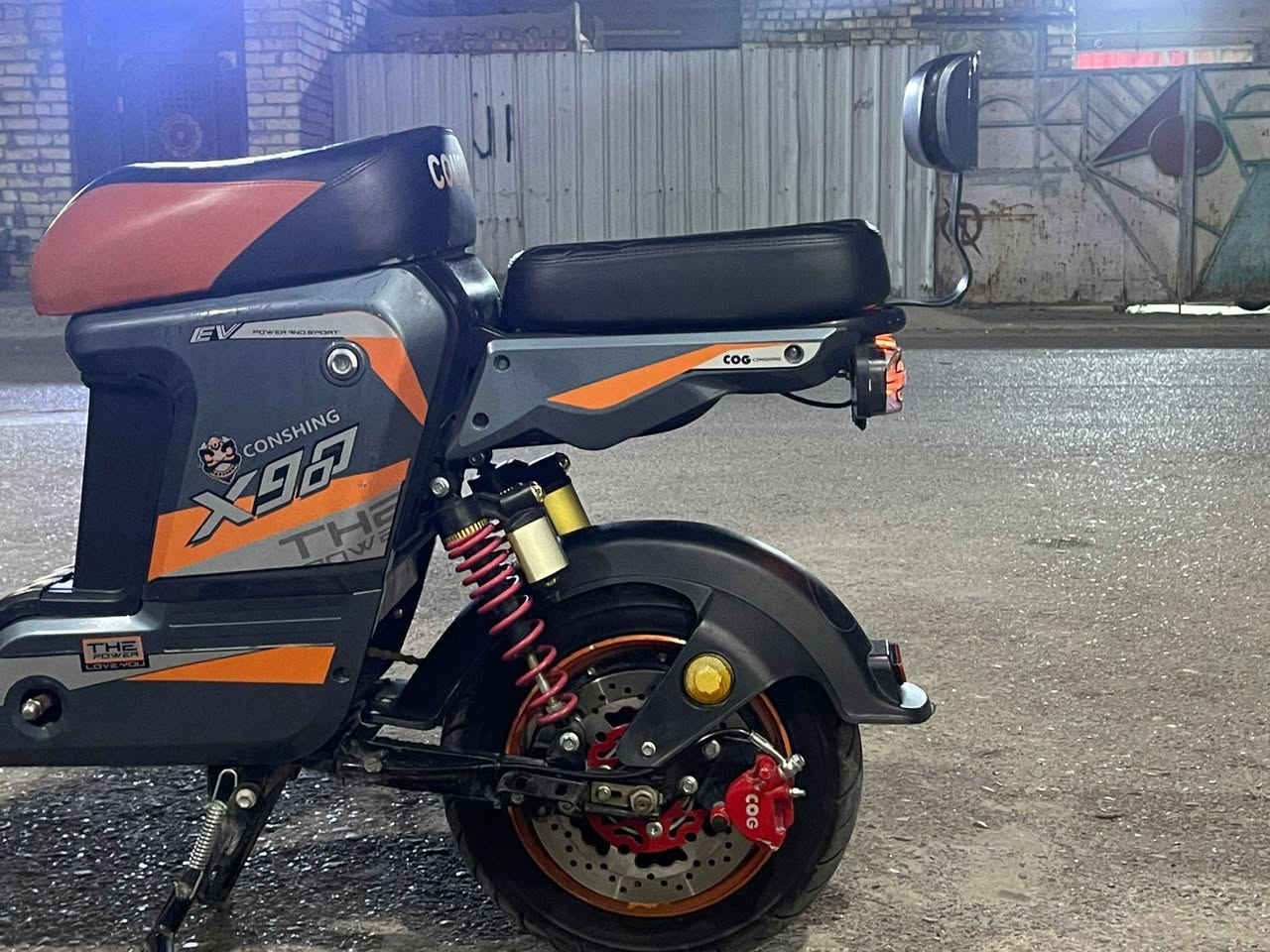 سلام عليكم دراجة X900 المواصفات
دراجة 5 بطاريات 32 امبير 
ملف 2000w حقيقي ماشاء الله دراجة كلش نضيفة 
سعر 350 العنوان بغداد الشعب الرقم ***********
