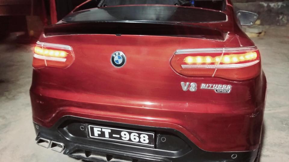 السلام عليكم 
سياره شحن BMW للبيع
بيها اغاني و تربط اواكس وبيهاا نضام هزاز السعر [150]الف مكاني ذي قار للتواصل (***********)
